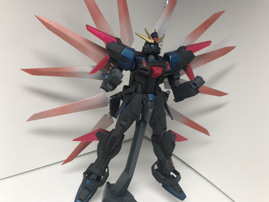 合体!!!!
背中の12枚のパーツは銀→クリアレッドでグラデをかけてます。
これがやりたかった!!!
一応全部にバラつきを付けてます