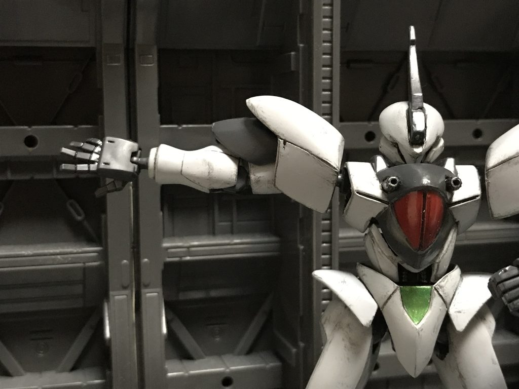 肩アーマーと肩関節を独立させているので肩が上がります