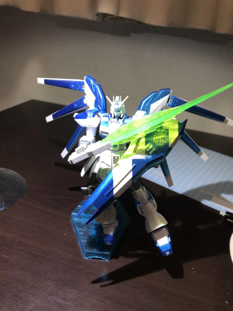武器は100/1ガンダムXのビームサーベル