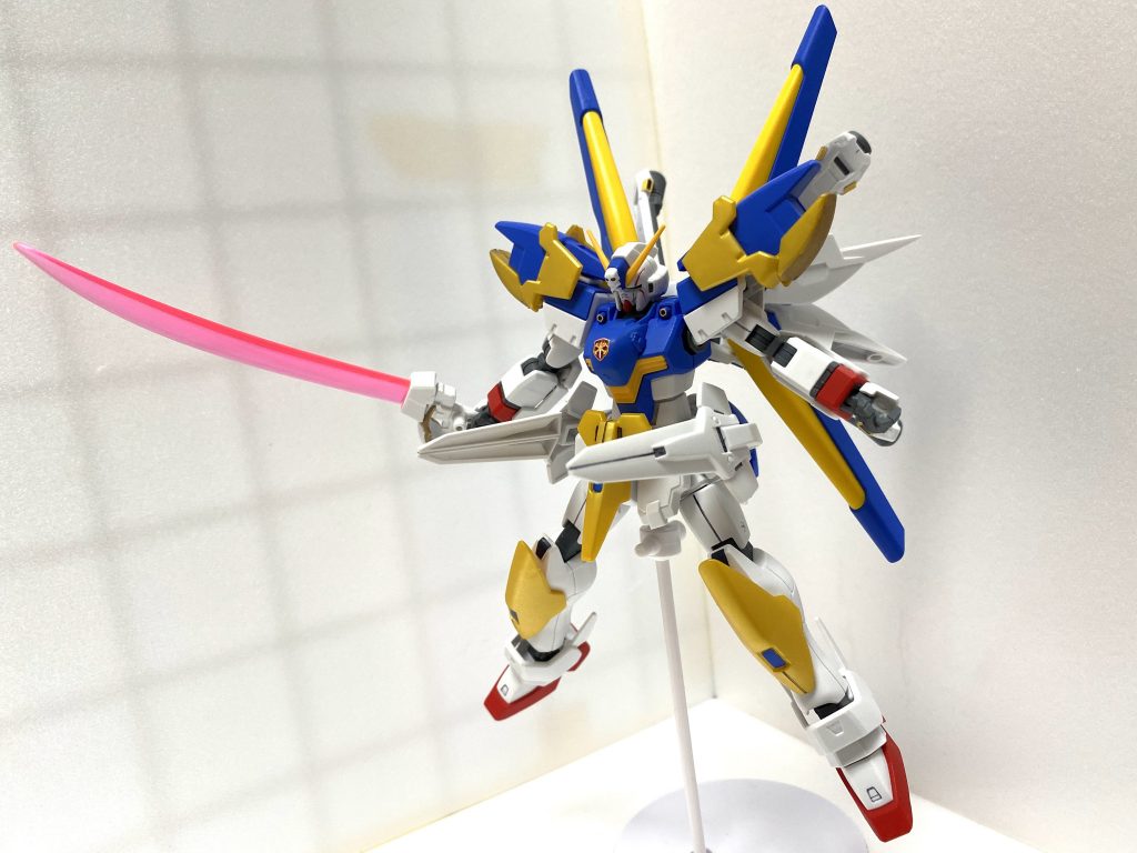 サナリィ伝統品ヴェスバーも装備
中距離戦仕様に調整。
両手を使わない為に格闘性能を低下させずに使用できる。