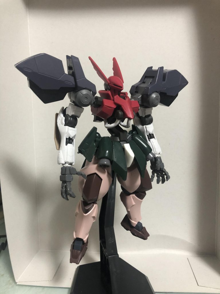 ドムが出来た後なので、次に作るのはゲルググと決めていました。
 これは全体像がぼんやり出来た頃ですね。
