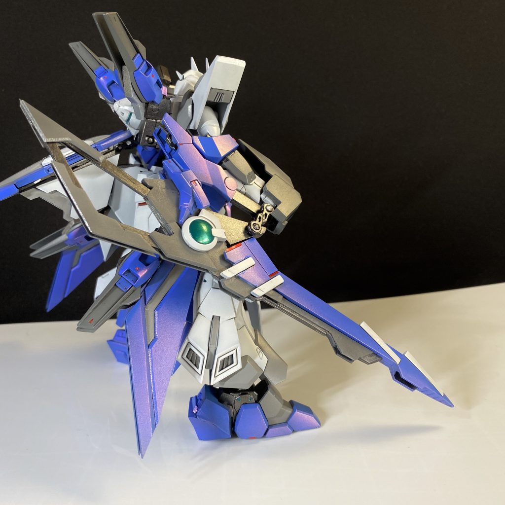 GNザンブラスターライフルモード
手持ちのセンサーと連動して高い命中率を誇る。