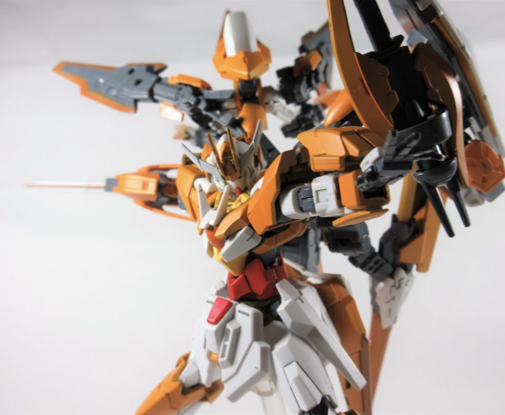 武装解説
GNバルムンク
GNソードⅢを改良した大剣
単体でライザーソードを発動できる上に切れ味も高く、ソレイユの持つ剣のなかでも圧倒的な攻撃性能を持つ
イメージキャラは穂乃果

GNシールド
両肩に装備されたバインダー
左肩にはGNドライブが内蔵されており、ファルシオンなど4本がマウントされる
また高速機動時にはパーツが展開し粒子を放出する。
右肩にはレイピアとカトラスがマウントされ
粒子制御能力の向上の機能を持つ