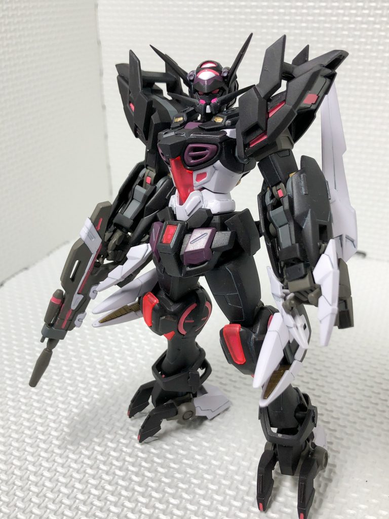 最後に全体図です。
カラーリングやデザインがいかにも悪者っぽい見た目で作っていて楽しいキットでした。