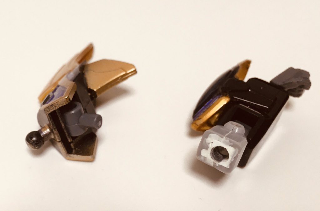 肩にピンバイスで穴をあけ、コトブキヤのジョイントパーツで腕とつなげています。キットのままだと腕が長すぎたので切ってピンバイスで穴をあけました。