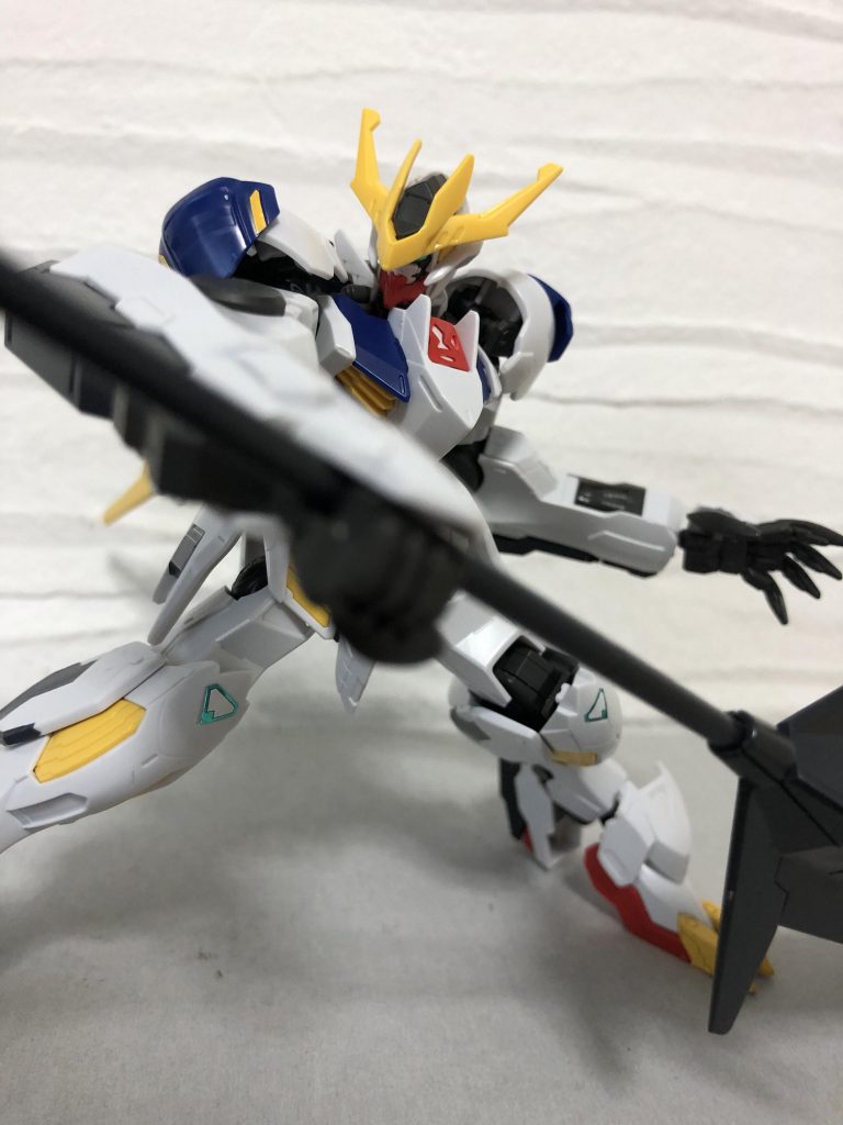 超大型メイス！このキット、手首のカバーパーツが外れやすいんでポーズ決めるのが大変なんですよね。しかしでかい武器は良いですね〜ブンドドが楽しい。