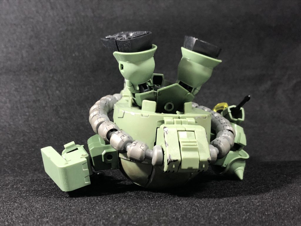 こうなるともう起き上がれません。
「覚えてろ〜、ガンダム〜」とか言ってそう。