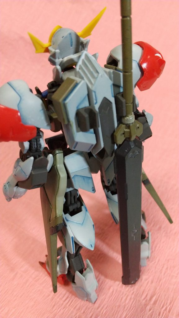 ソードメイスはMr.カラーの71番、ミッドナイトブルーを筆塗りです。
♪抱きしめてーミッドナイトブルー