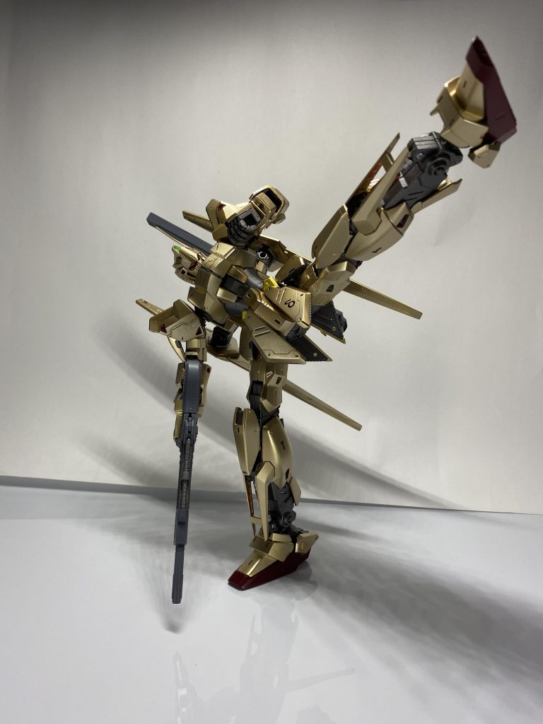 なんの補助もなしに片足でキックしながらでも立ちます笑