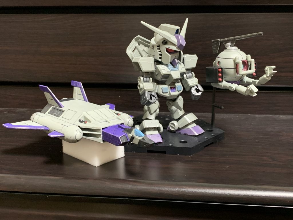 恒例となりつつあるチーム撮影。
今回のコアブースターはあんまりSD化できてませんが、ガンダムとのサイズ感はいい感じになりました。
でも連邦ばかりなので、次はジオンのモビルスーツにしよう。