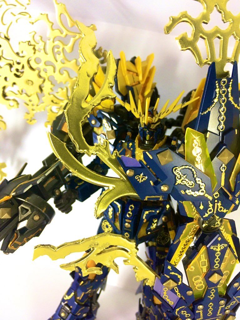 神々しい金色感が出ててよきき！



続いて、黒背景