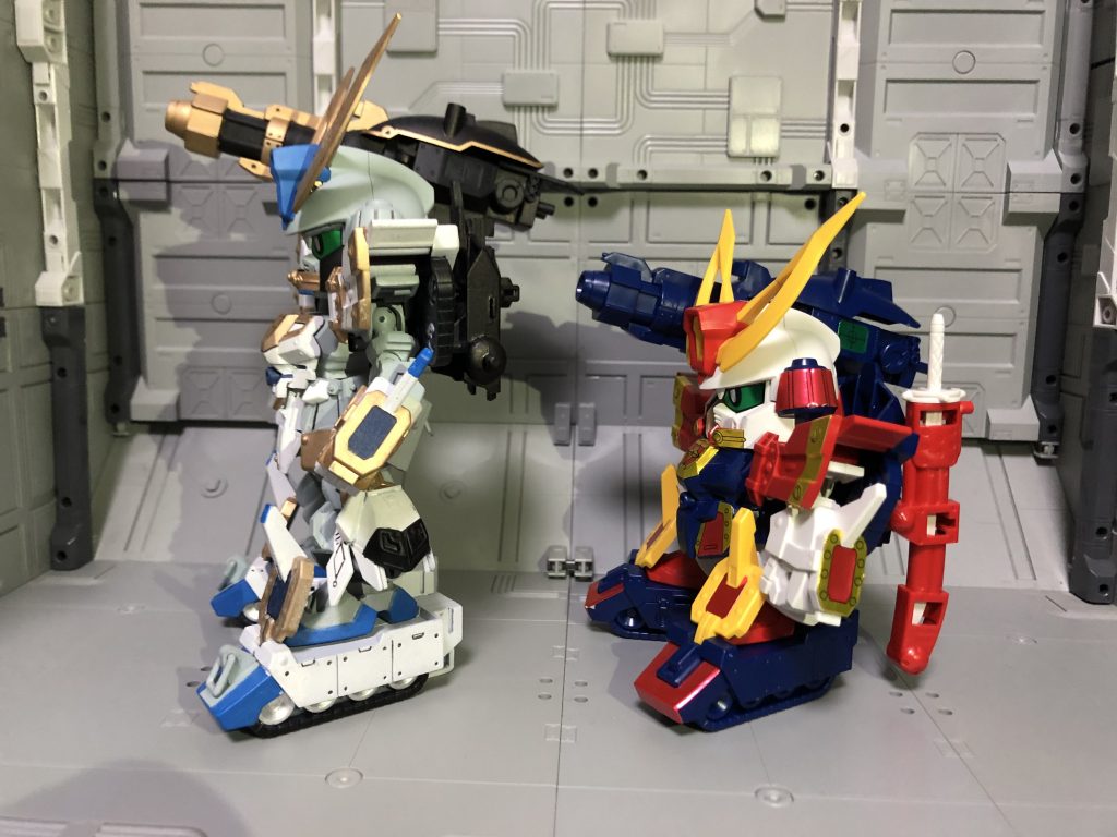 元キットとの比較、側面。