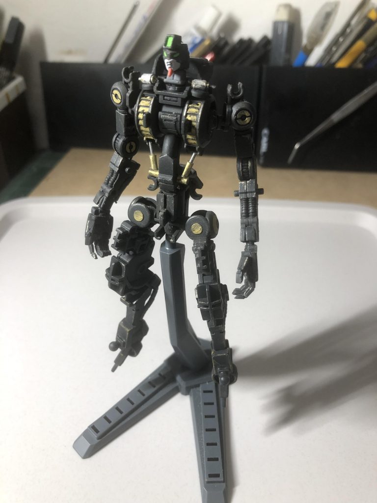 中身のガンダムフレームは一部金属パーツに交換しています。