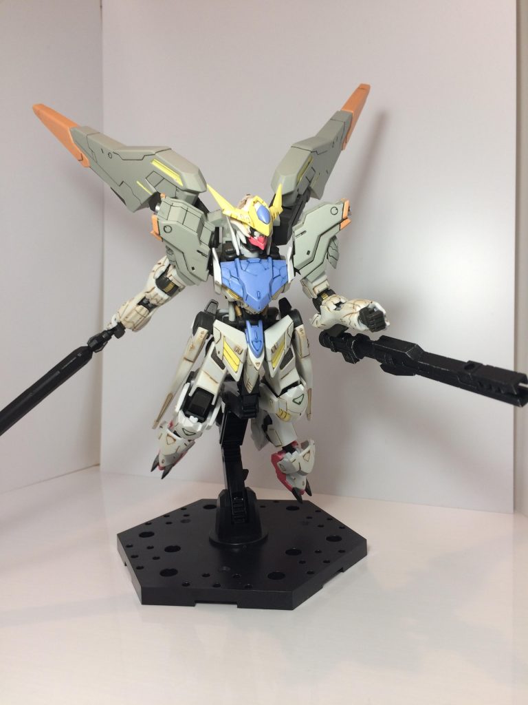 レールガン撃ちながらバインダー展開し高速で敵機へ。