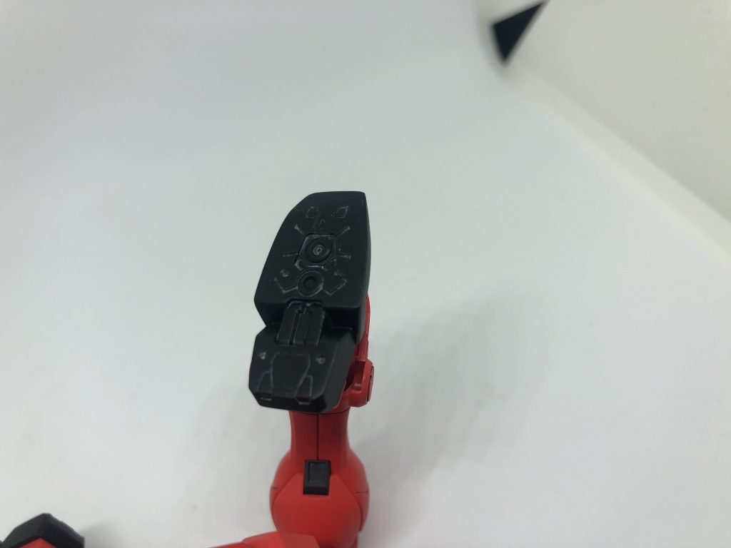 同じくあまり見えない箇所ではありますが足裏部分はエポパテで肉埋めをしています。