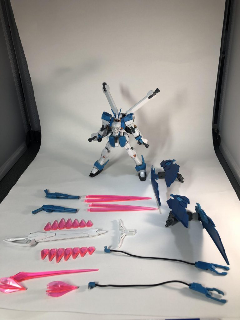 個人的なイメージとして曜ちゃんは特別な存在であり、自身を凡人としてオーソドックスな装備を主体とする千歌ちゃんとの対比として専用武装を多く搭載し、かつ高性能な機体にしてみました。
ここまで見てくださりありがとうございます！