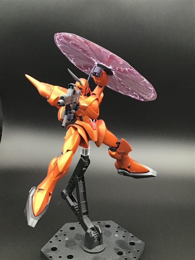 ザンスカール機といえばやはりこのビームローターを上に掲げての飛行シーン！