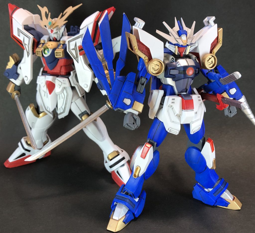 師匠と弟子。
爆流はGガンの放送中に発売されたのが、妙に嬉しかった覚えがあります。
カラーリングは大胆に変わっているものの、ぱっと見でシャイニングのスーパーモードだとすぐわかるところが良いですね。
次シリーズの人気のある主人公の師匠である点、鋼丸の製作者である点、後のシリーズにも弟子が出てくる点...何気にシリーズを通じた重要人物なのも好きな所です。
投稿数も増えてきたので、そろそろ言ってもいいかな...
「次回を待て!!」