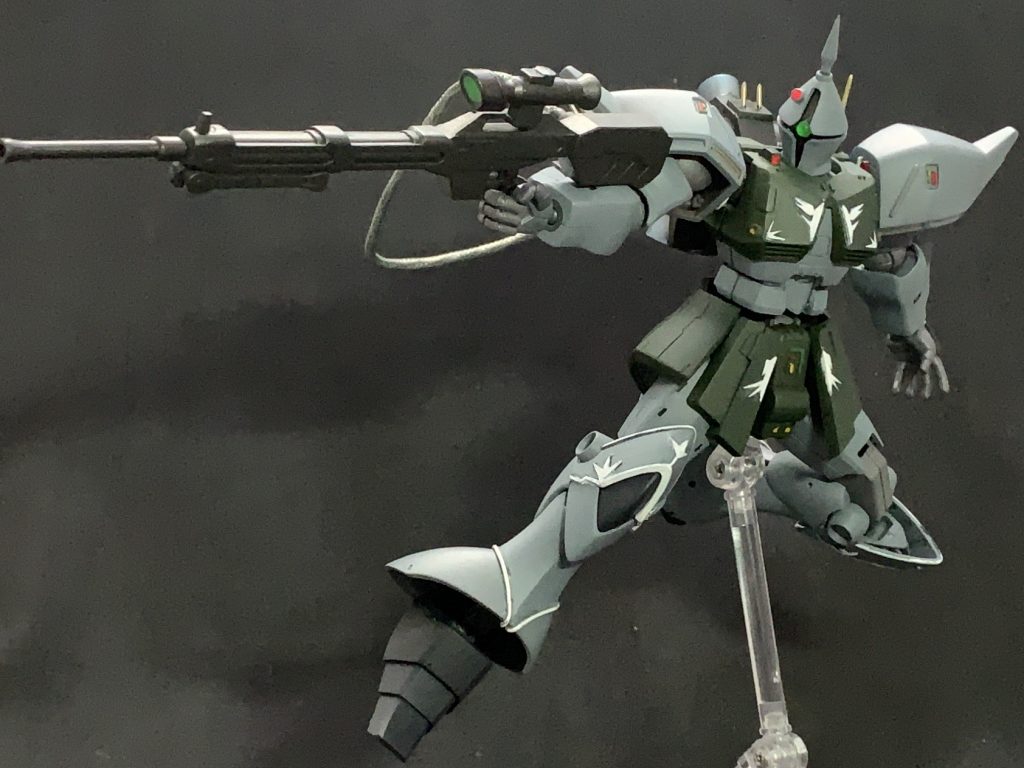 しかし、ア・バオア・クー防衛戦時に密かに出港しようとするザンジバルへの搬入は間に合わなかった上に、そのザンジバルの爆発に巻き込まれドックに擱座した状態で終戦をむかえた(らしい)