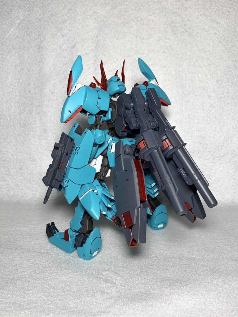 機体の重量のため、俊敏な動きをすることが不得手である
そのため、迫って来た敵を迎え討つ戦法を取っていた