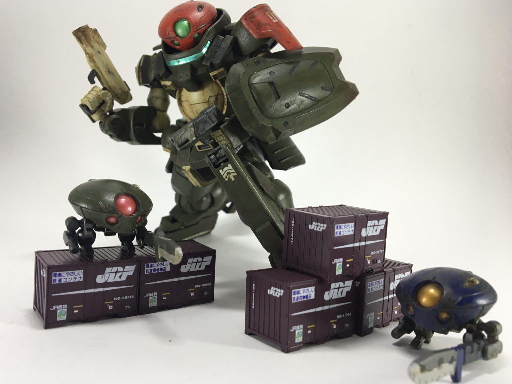 ミニモアも製作。クリアパーツは裏側にメタリックカラーを塗っています