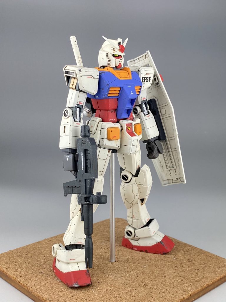 肩のダクトは合わせ目処理を兼ねて置き換え。