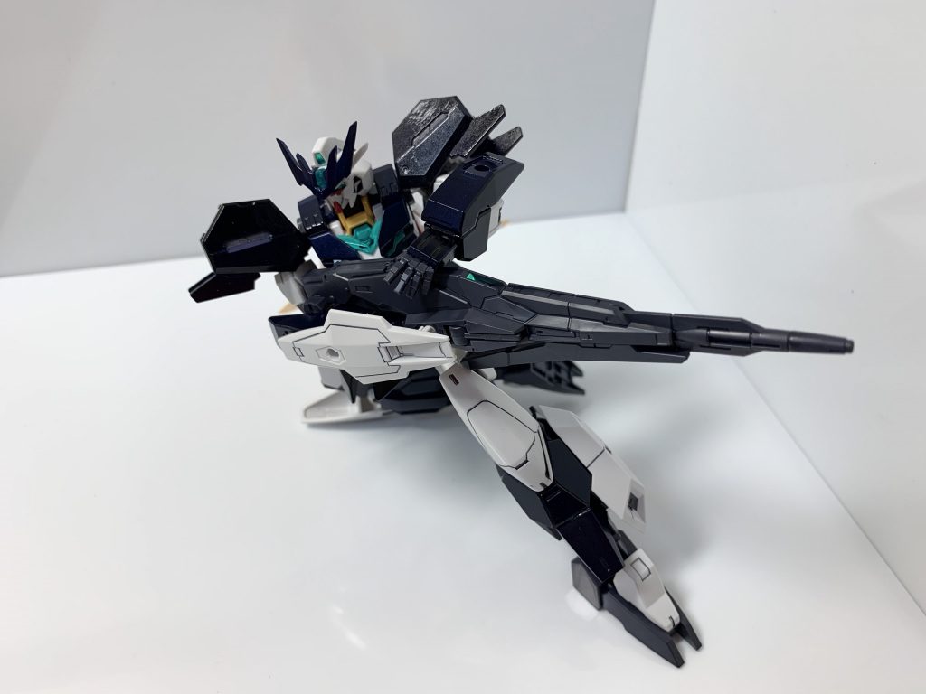 狙撃タイプなのに躍動感あるポーズが似合うのgood!(肩の塗装の粗さが目立ってしまいますね...)