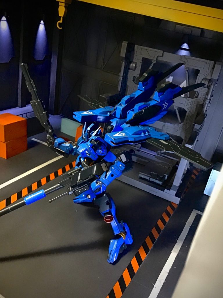 ブースター展開時
ポージングは限られますが、何とか自立できる状態に出来ました。