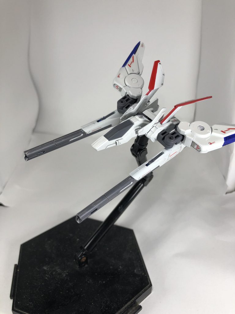 バックパックは分離して支援メカとしても運用出来るようになっています。