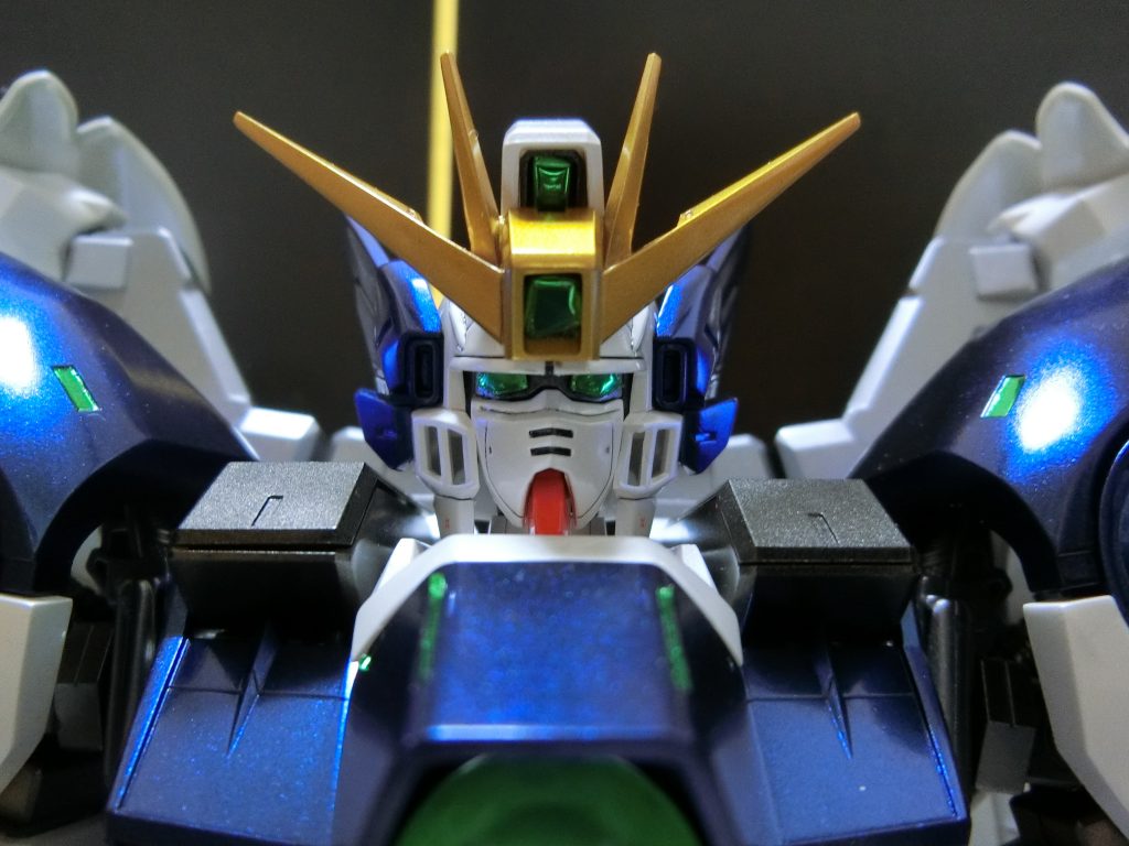 最近はまっている、100均のラピーテープをスジに張り付ける