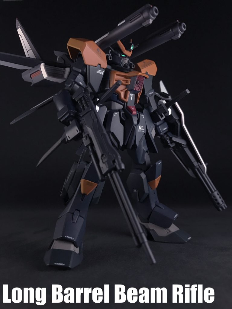 「GAT-X102 デュエル(以下デュエル)」用に開発され、後に少数量産された「175mmグレネードランチャー装備57mm高エネルギービームライフル」のロングバレルモデル。「I.W.S.P」は実弾兵器が主な為、実弾兵器を無効化する¨PS装甲搭載機¨との交戦の際はビーム兵器の存在が重要となります。デュエルもまたカラミティと同じ「X100系フレーム」であり、「カラミティR」では本武器を標準武装としています。