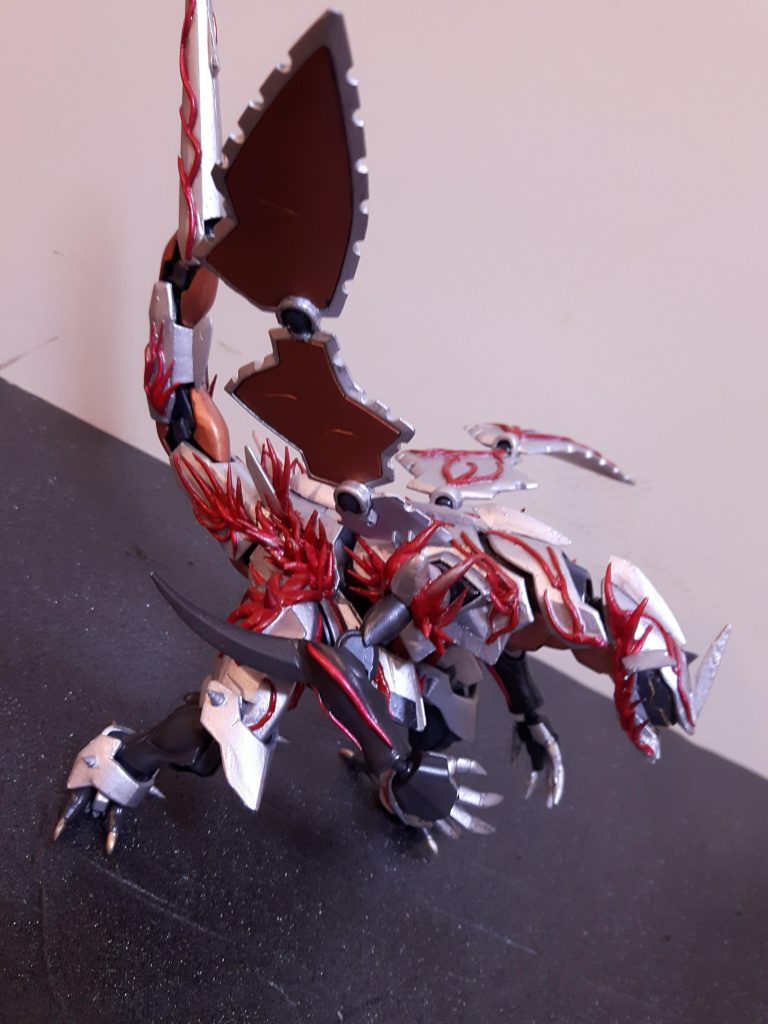 あ！あと肘に大型ブレード追加してます。