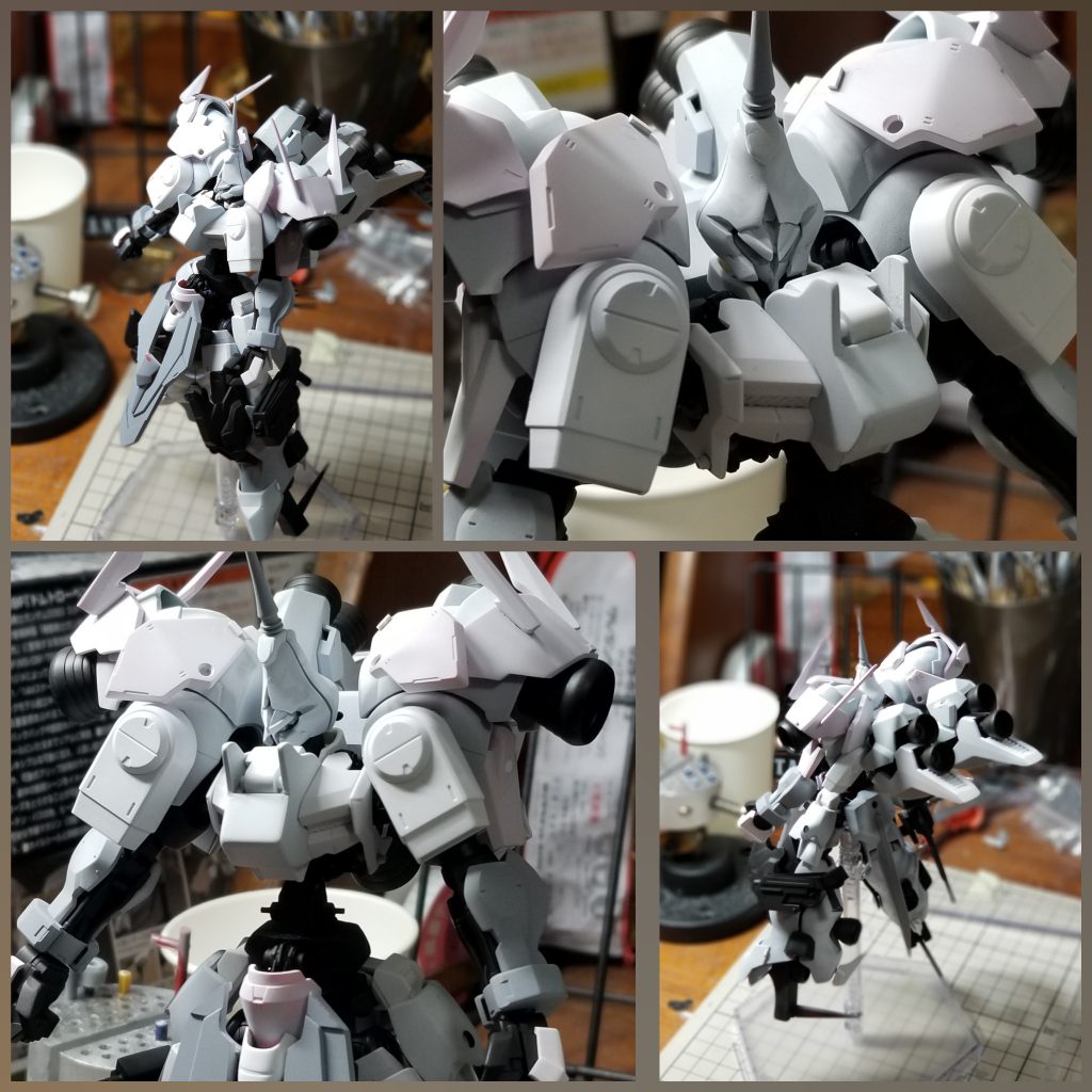 塗装前のサフ段階です。メタリック塗装を行う箇所については黒下地にするため、黒サフ→アルティメットブラック→メタリック各色の工程を踏みました。装甲裏を白にしたかったので、白サフで装甲部分を塗装しています。