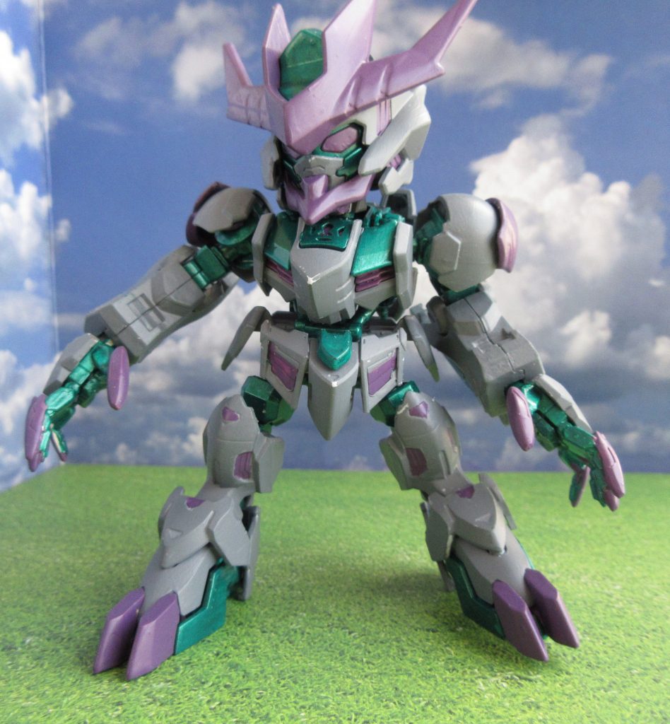 本体のカラーリングは自分なりに猊鼻渓の景観をイメージしてみました。渓谷を作る岩の灰色、新緑の緑、そしてこの時期咲いている藤の花をイメージした紫といった感じです。背景は少しでも外の雰囲気にする為１００均のを使用してます。