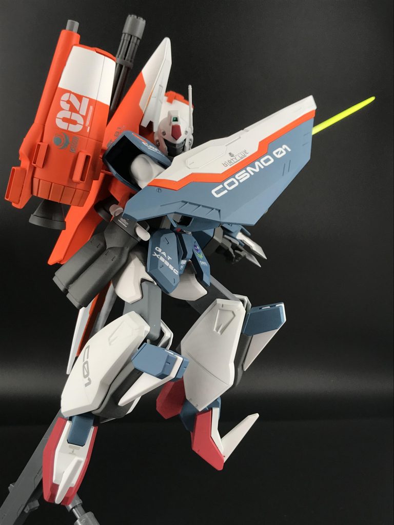 ビームサーベルは前に作った103ダガーのものを流用しました。