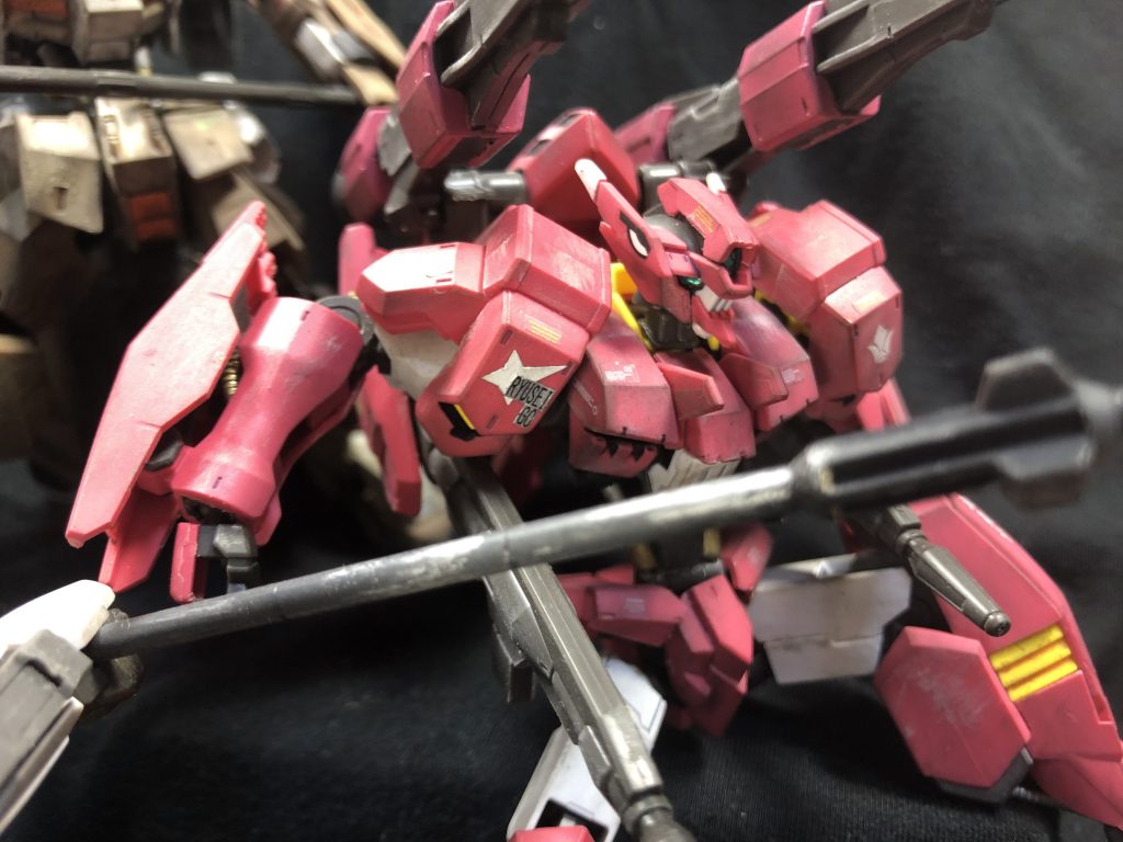 フラウロスは比較的地上戦が少ないかな〜と思ったので基本サンドのウェザリングは少なめにして表面の傷を増やしてススのウェザリングを多めにしてます。