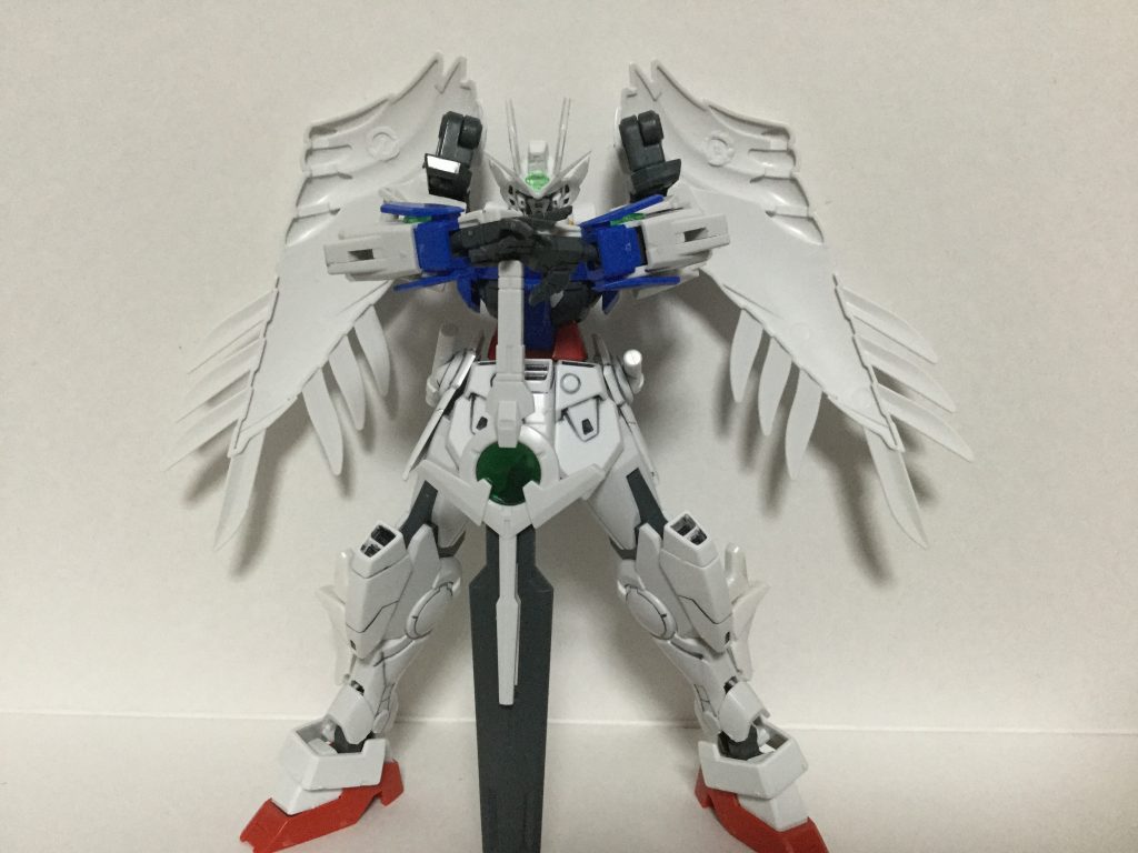 制作過程を上げたときに聖騎士っぽいと言われたことがあったのでそれっぽいポーズも ていうか名前もそこからとったので実質その方が名付け親みたいなものです