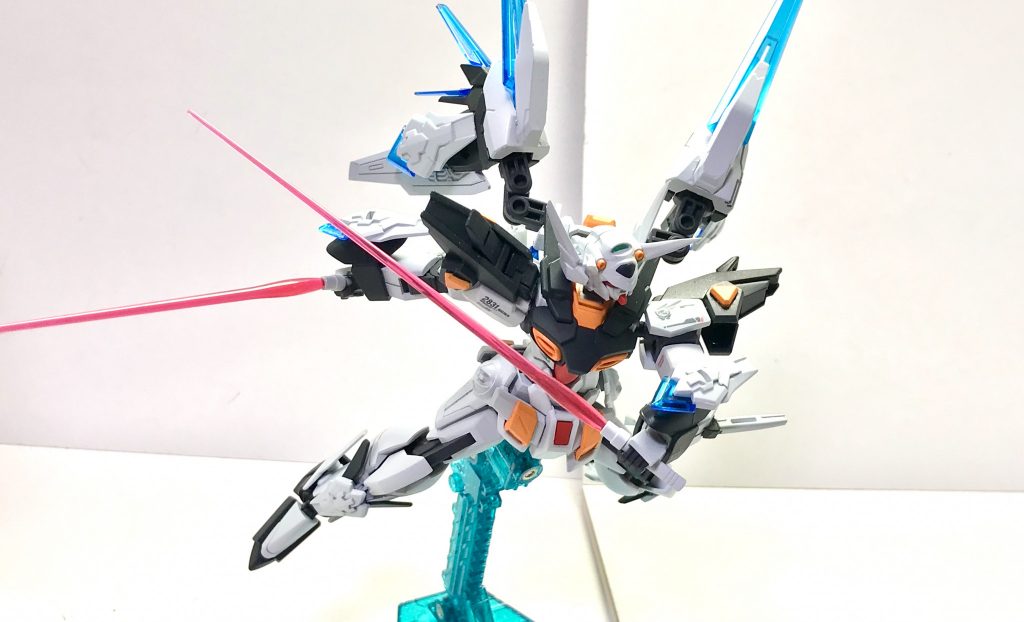 ビームサーベル。標準的なビームサーベルであり特筆すべきこともなく、だからこそ信頼性のある装備だとして本機のダイバーは好んでいる。主に腰部ユニットに二基マウントされている他、肘部にもビギニング30ガンダムからコンバートしたものが装備されているが、こちらは主に対刃を発生させた状態での投擲武器として用いられるらしい。