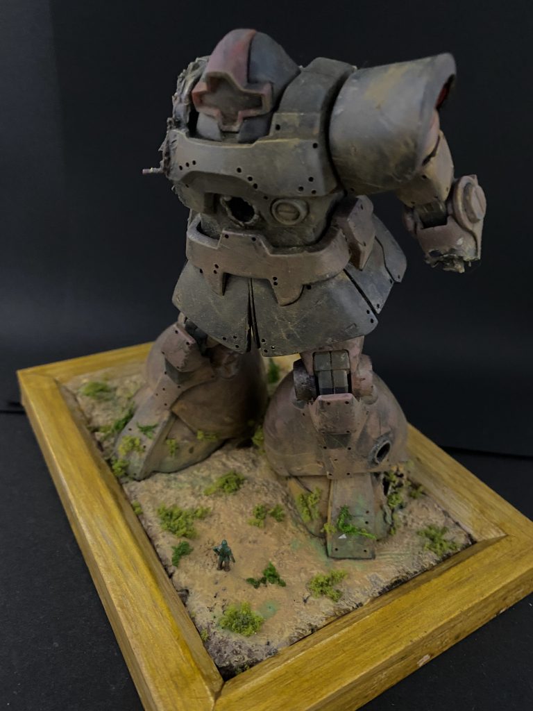 ビーム攻撃による脚部の損傷。これによりホバーユニットが作動しなくなっている。