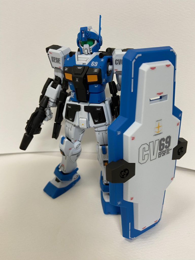 まずガードカスタム E2ビームスプレーガン装備から
一般流通のものとの違いはカラーリングや一部形状の違い、E2ビームスプレーガンなどです