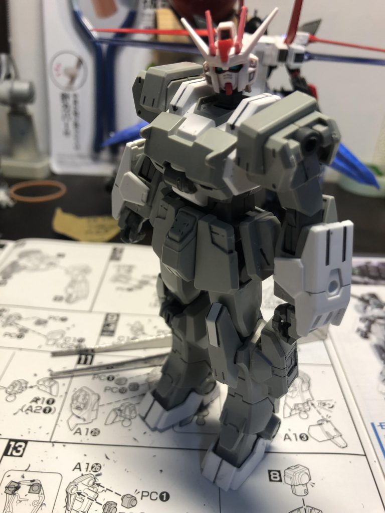 魔が差してストライクルージュの頭をのせました。