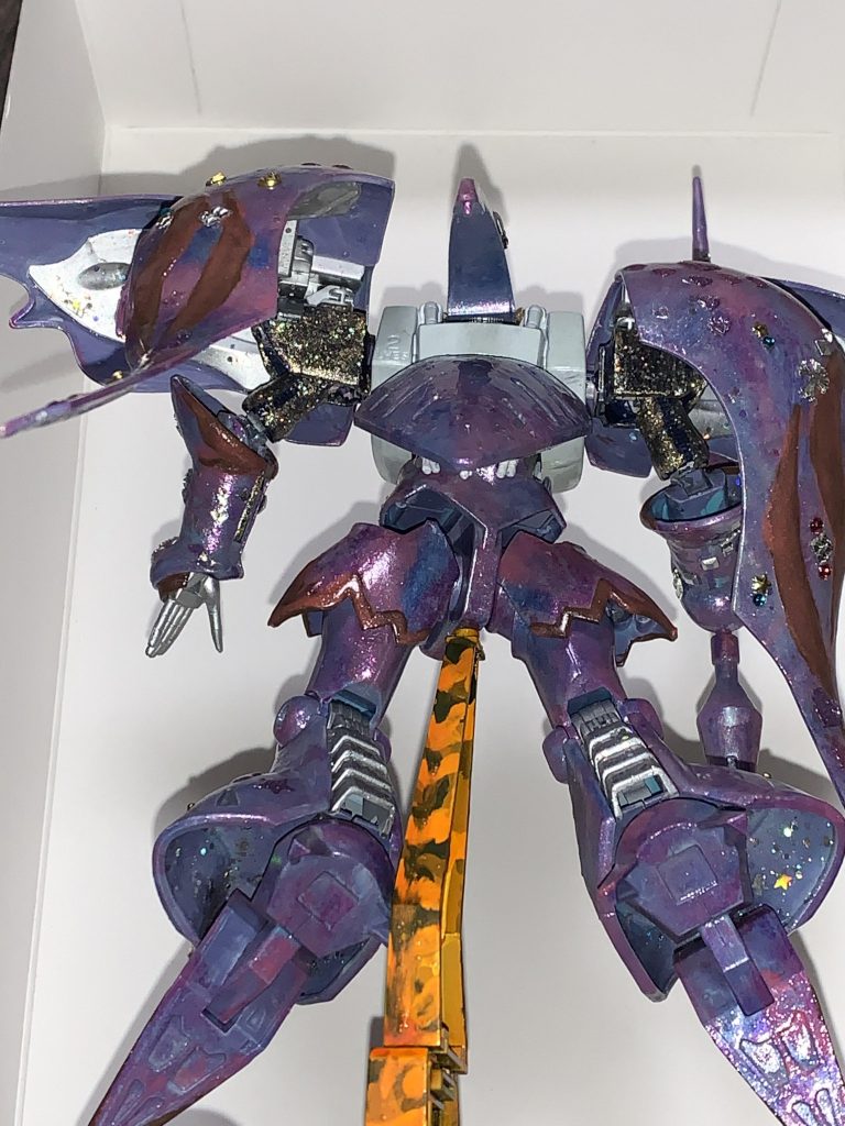 ちょっと見える
裾?とか
袖?の
中には
星とか丸い銀色の
グリッター?
が入ってるマニキュアで!