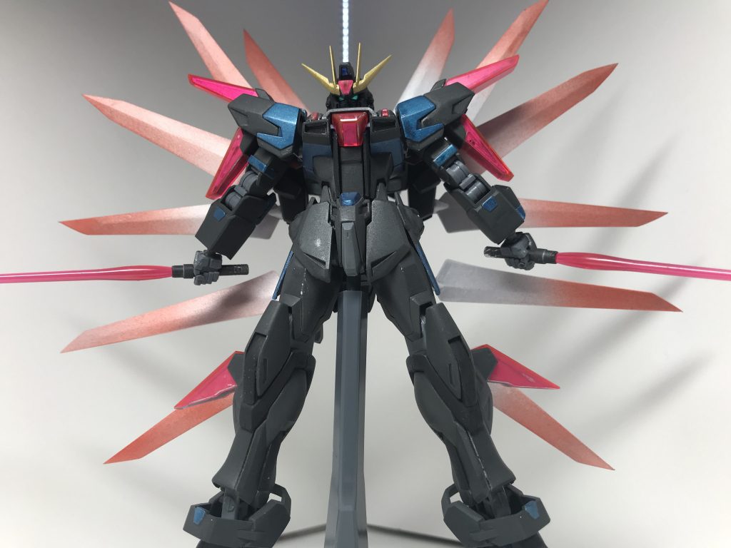 最後にアオリで1枚。
深夜テンションで考えたカラーかつ2日で塗装したにしてはいい出来になったと思ってます。
カラーは以下です
NATOブラック(主に白パーツ)
フラットアルミ(背中)
クリアーレッド(背中)
メタルブルー(主に赤パーツ)
フラットブラック(主にグレーパーツ)