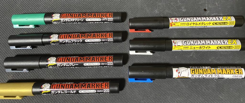 使った色はこんな感じです。これを塗って、光沢のトップコートを吹きました