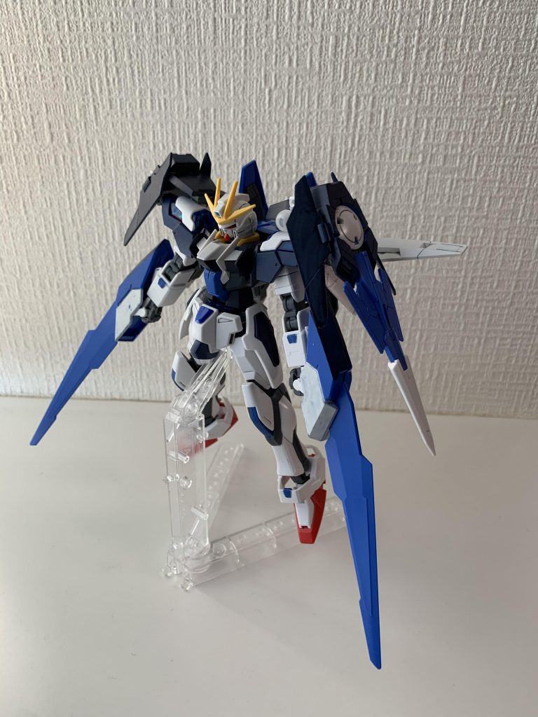 トランザムGNブレイドを装備して。この状態を一種のバーストモードとして、この時のみバックパックが展開する設定。