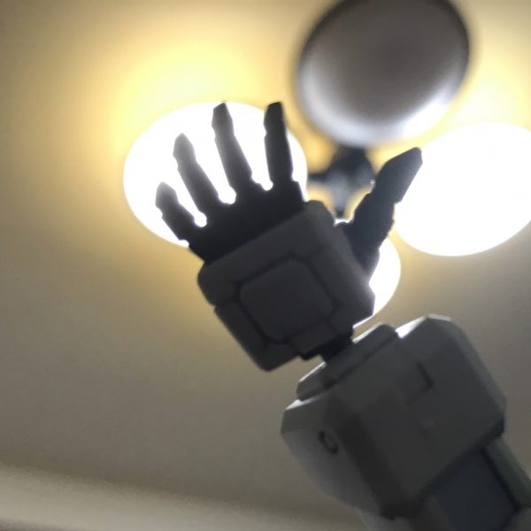 「よお……お前ら…満足かぁ……？ こんな世界で……」