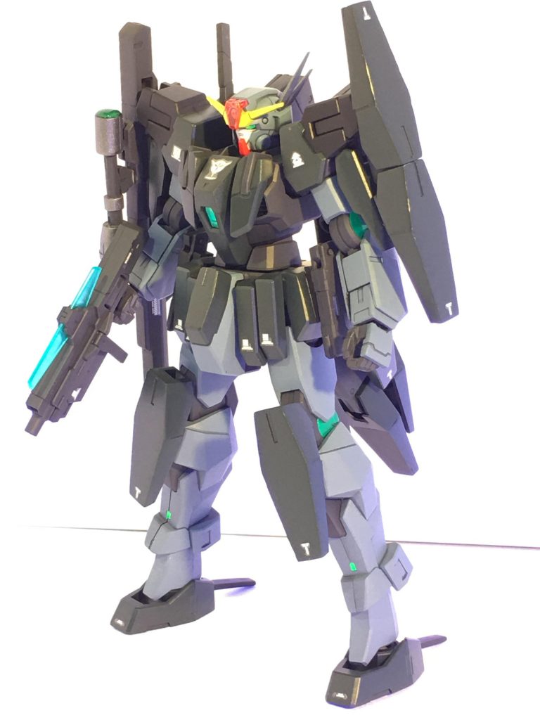 全6丁の銃装備となっています。機体本体の改修はほぼありません。
ロールアウト時には武装の機能集約を行い二つのモードを持つGNスナイパーライフルⅡが完成した設定です。