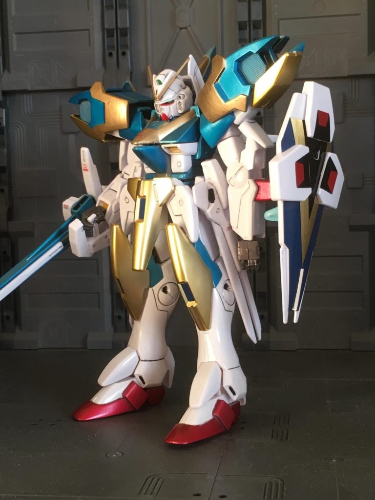 シールド装備
ショルダーアーマーにかなり干渉しますw
塗り分けが大変過ぎるのでシール使用