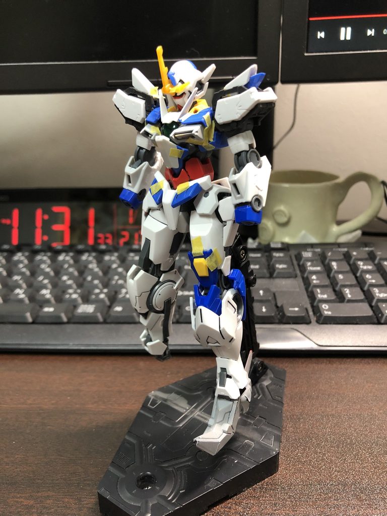 角が付いて、足がクアンタに変更されています。