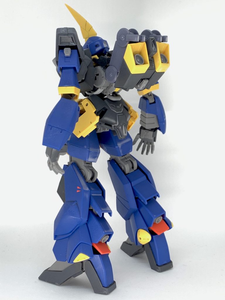 グレイズの胴フレームにバーザムの外装を被せて手足を雑に接続。
雑と言いつつ肩の接続とかちょっと面倒。

プレミアムトップコートの吹き方をまた忘れてて白化しまくってるけどワカメと言い張りたい